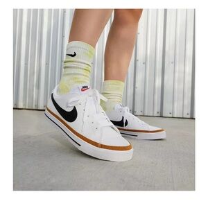 Women’s Nike Court Legacy Next Nature Shoe Size 6